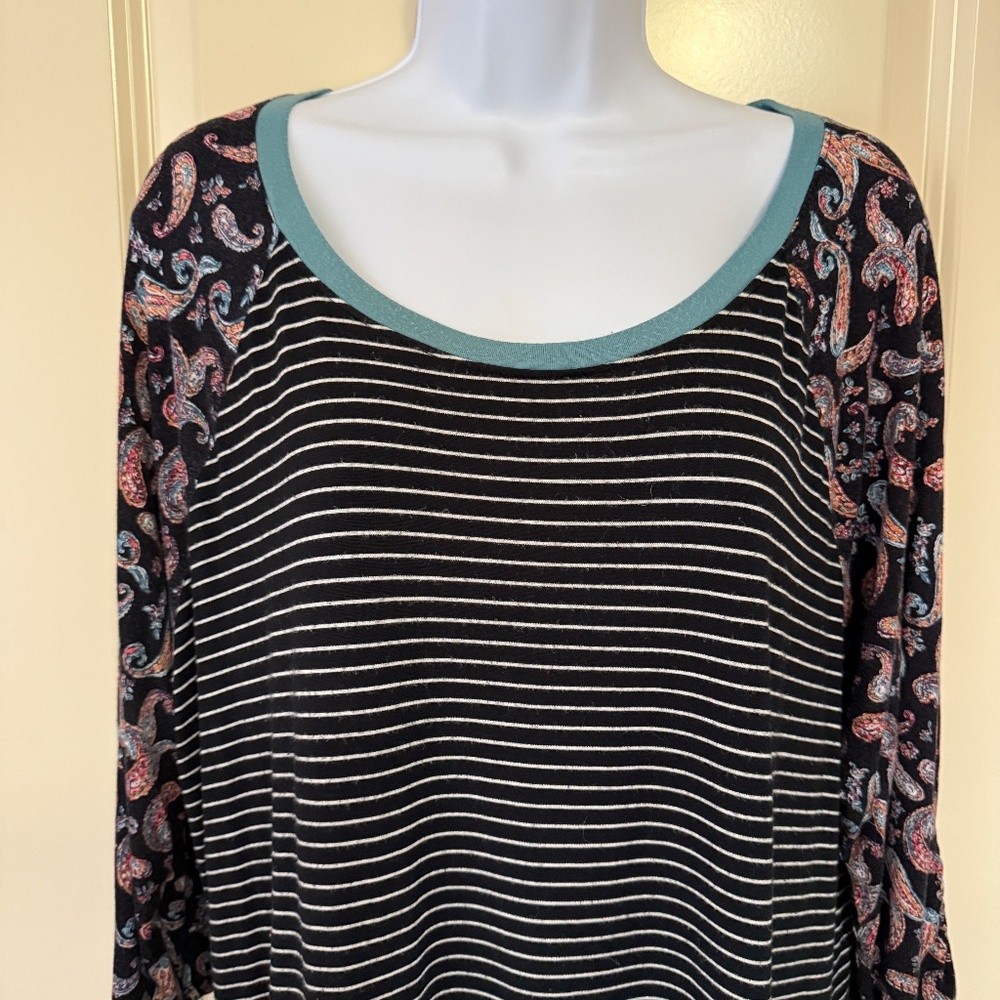 Maurice's 3/4 sleeve top size XL - Picture 2 of 7